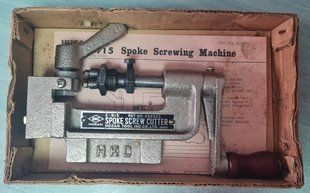 Нитконакочувальна машина для велосипедних спиць No14/14G HOZAN C-915